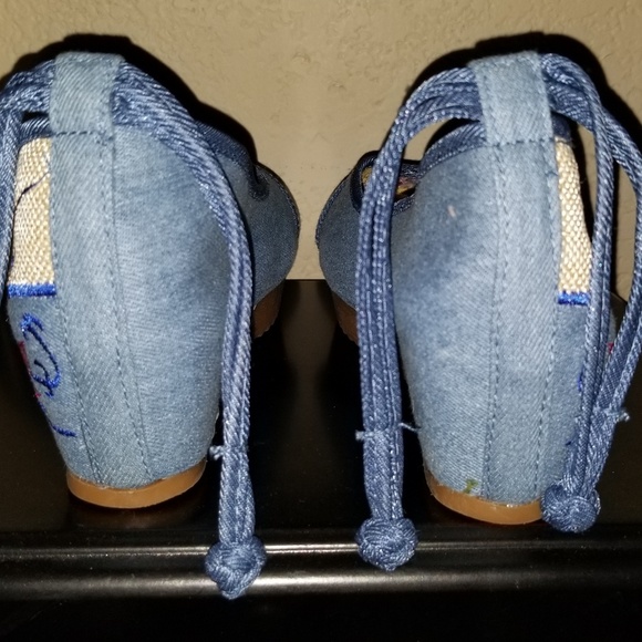 NWOT Embroidered wedges - Picture 4 of 4